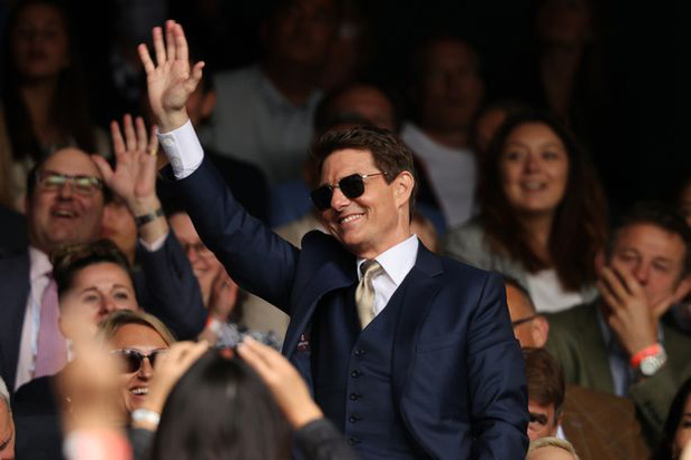 Dàn sao thế giới rạo rực hướng về Chung kết Euro: Nhà Beckham sục sôi, Tom Cruise tặng cả quà khủng, nữ ca sĩ gây sốc vì cởi sạch - Ảnh 6.
