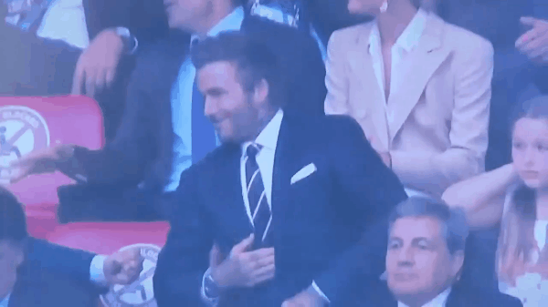 Thế lực nhí cute nhất Chung kết Euro 2020: Harper lên đồ điệu đà bên bố David Beckham, còn khoe sắc xinh xỉu ở hậu trường - Ảnh 2.