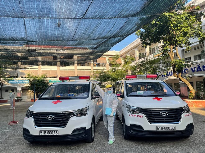 Danh tính nữ tài xế duy nhất tình nguyện lái xe cứu thương giữa mùa dịch ở Sài Gòn - Ảnh 9.