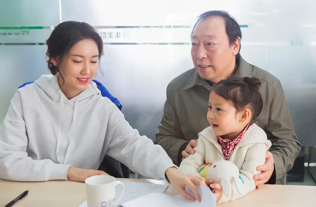 Trẻ chăm con, già trông cháu và nỗi lòng chìm nổi của những ông bà được cháu mất tự do khi bỏ quê lên phố - Ảnh 2. Trẻ chăm con, già trông cháu và nỗi lòng chìm nổi của những ông bà được cháu mất tự do khi bỏ quê lên phố - Ảnh 2.