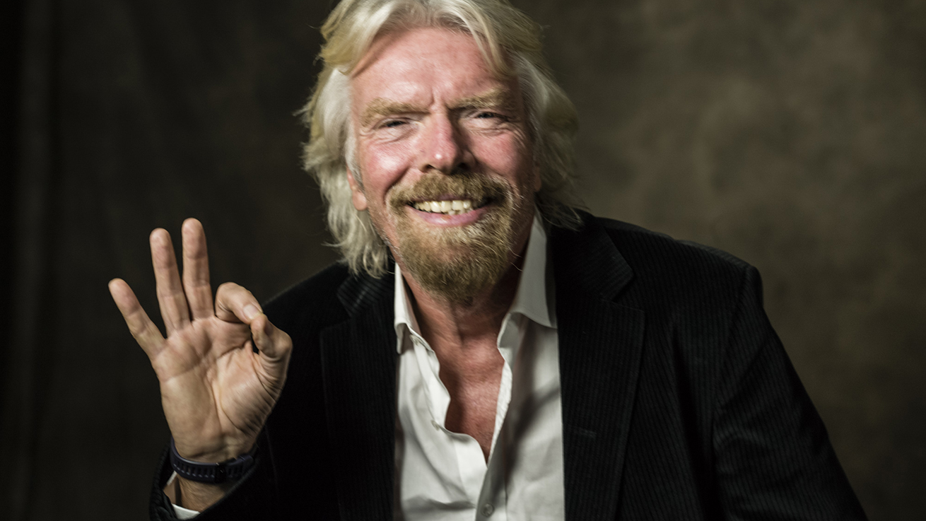 10 sự thật đi&ecirc;n rồ về Richard Branson, vị tỷ ph&uacute; chơi ng&ocirc;ng của Virgin  Group vừa bay v&agrave;o vũ trụ trước Jeff Bezos