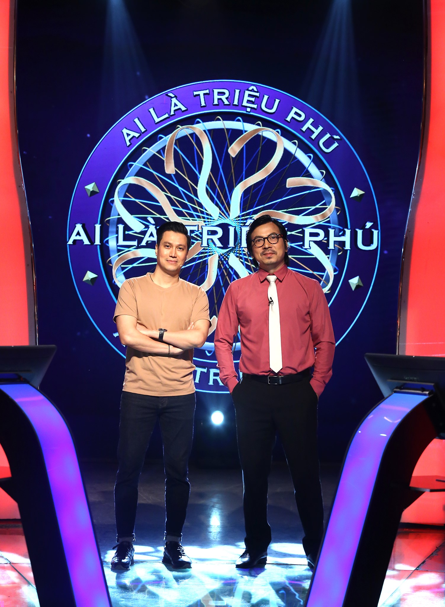 Khán giả ngỡ ngàng khi biết Việt Anh và Giáo sư Xoay bằng tuổi nhau, người trong cuộc phát biểu gì? - Ảnh 2. Khán giả ngỡ ngàng khi biết Việt Anh và Giáo sư Xoay bằng tuổi nhau, người trong cuộc phát biểu gì? - Ảnh 2.