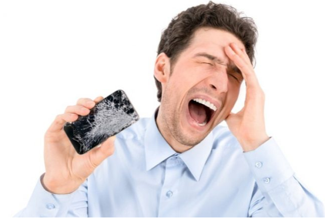 5 vấn đề nghiêm trọng người dùng sẽ gặp phải khi cố đấm ăn xôi không chịu đi thay màn hình điện thoại vỡ - Ảnh 2.