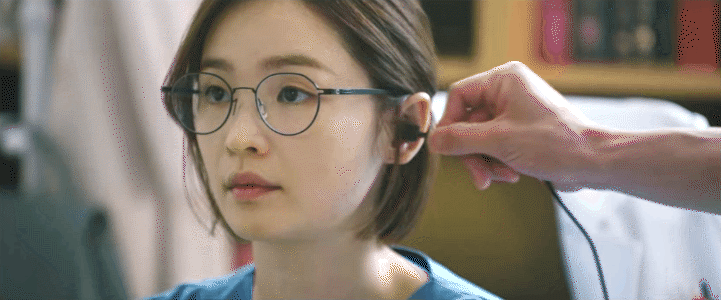 Cười ná thở với Hospital Playlist 2 tập 5: Chúa hề Ik Jun cắm sạc vào lỗ mũi rồi đi kiểu con cua, cuối phim ngọt xỉu không mê không được! - Ảnh 2.