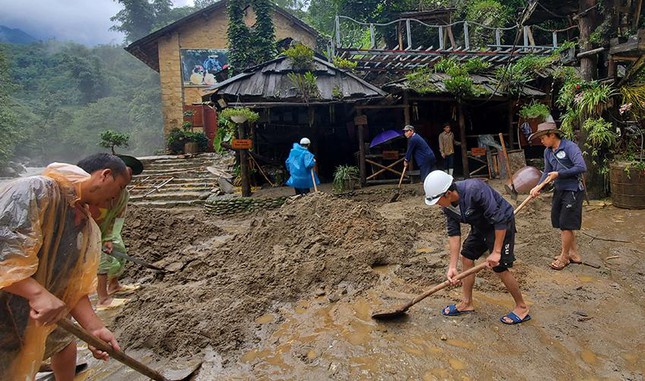 Lũ ống làm tan hoang bản du lịch Cát Cát đẹp nức tiếng ở Sa Pa - Ảnh 2.