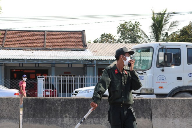 Quảng Nam y&ecirc;u cầu người d&acirc;n kh&ocirc;ng ra Đ&agrave; Nẵng, hạn chế tập trung đ&ocirc;ng người - Ảnh 1.