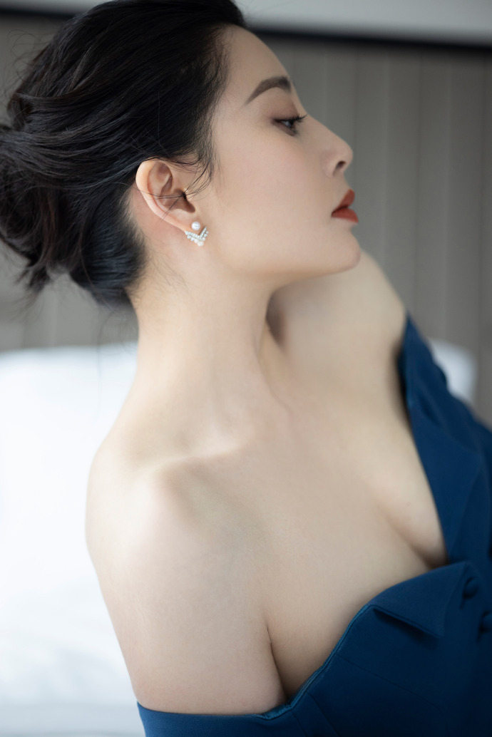 Dương quý phi xấu nhất lịch sử Hoa ngữ giờ nổ visual cực sốc, sự nghiệp copy Phạm Băng Băng nhưng ai hơn ai? - Ảnh 8. Dương quý phi xấu nhất lịch sử Hoa ngữ giờ nổ visual cực sốc, sự nghiệp copy Phạm Băng Băng nhưng ai hơn ai? - Ảnh 8.