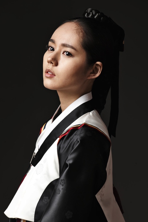 4 phù thủy xinh đẹp trên màn ảnh Hàn: Visual cực phẩm giúp mợ ngố Song Ji Hyo lấn át các đàn em - Ảnh 4.