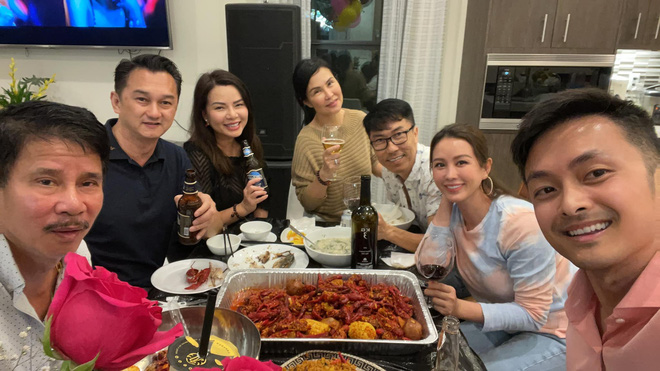Ngày hết Cô vy, 5 couple Vbiz rộn ràng tổ chức tiệc cưới: Dàn khách mời của Phan Mạnh Quỳnh gây choáng, 1 đôi có luôn con đầu lòng! - Ảnh 9.