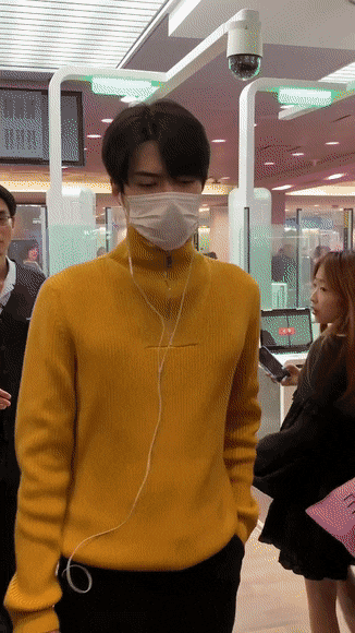 Giữa liên hoàn phốt của Ngô Diệc Phàm, Sehun (EXO) bị khui khoảnh khắc khó chịu ra mặt với fan? - Ảnh 4.