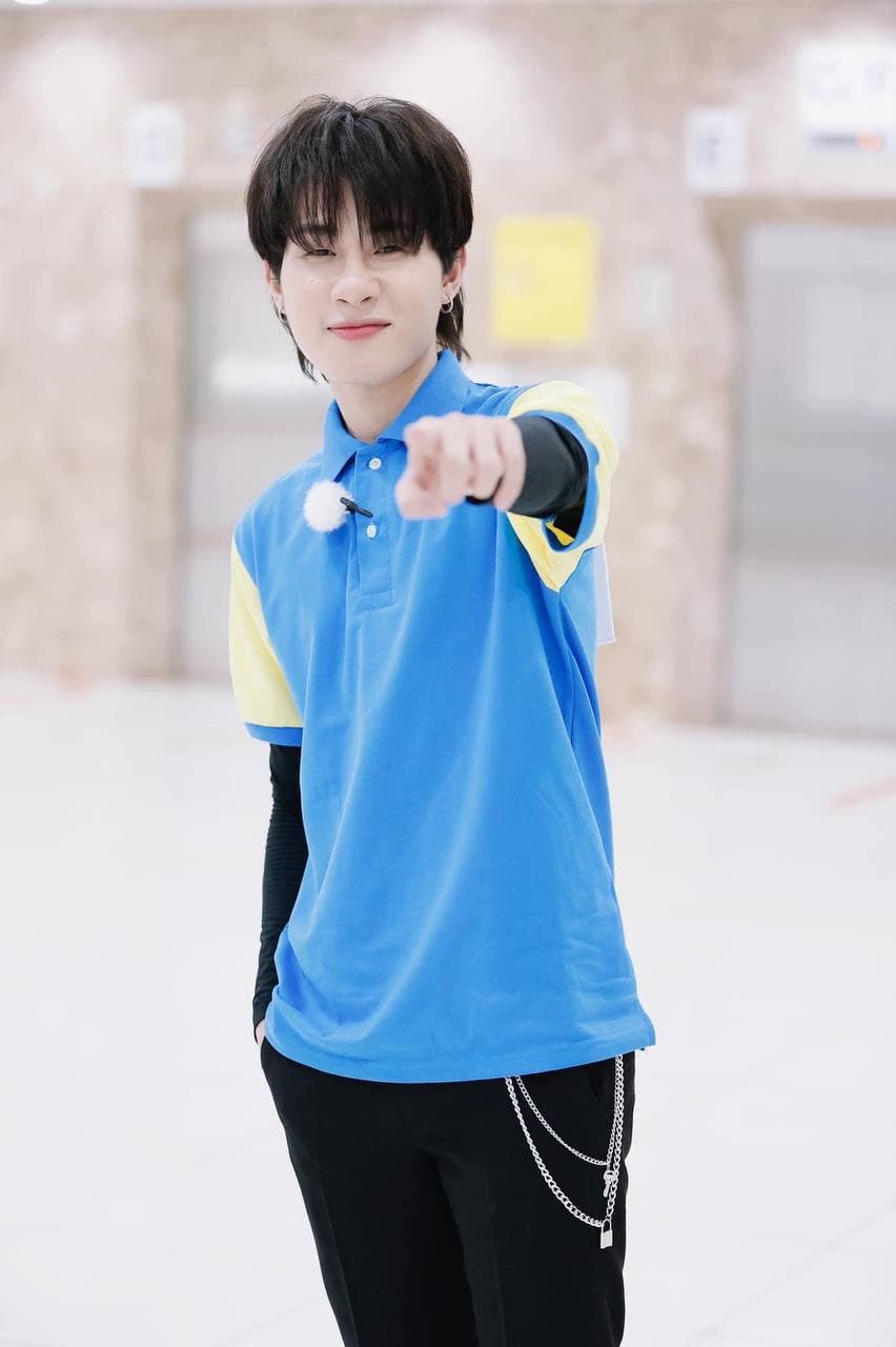 Jack khoe nhận được đồng phục Running Man nhưng lại đăng hình cởi trần trùng trục, ủa? - Ảnh 2. Jack khoe nhận được đồng phục Running Man nhưng lại đăng hình cởi trần trùng trục, ủa? - Ảnh 2.