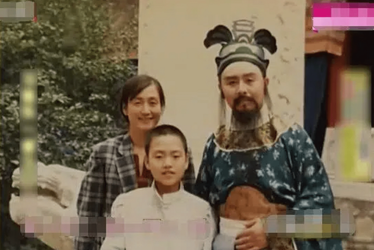 Trư Bát Giới bí mật thủ 12 vai trong Tây Du Ký, giờ sống ra sao trong biệt thự tiền tỷ với Hằng Nga của đời mình ở tuổi 37? - Ảnh 8. Trư Bát Giới bí mật thủ 12 vai trong Tây Du Ký, giờ sống ra sao trong biệt thự tiền tỷ với Hằng Nga của đời mình ở tuổi 37? - Ảnh 8.