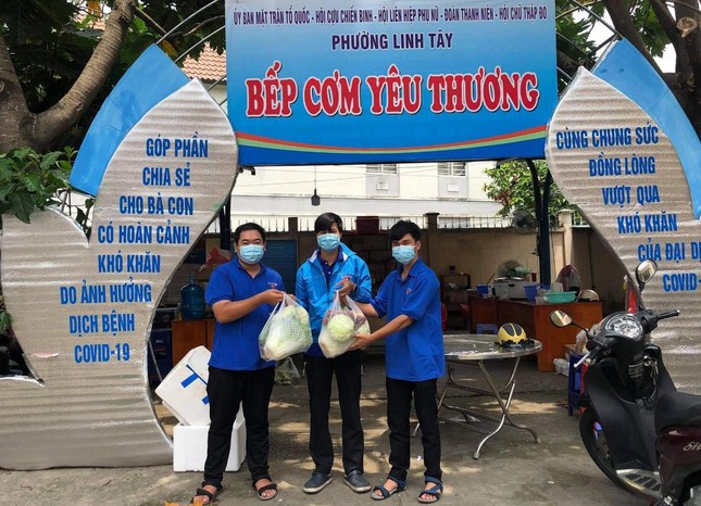 3 tình nguyện viên chống dịch dương tính với SARS-CoV-2 - Ảnh 2.