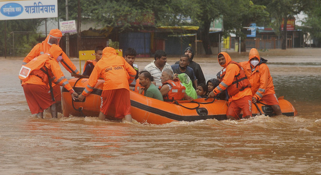 Lũ lụt, lở đất nghiêm trọng ở Ấn Độ khiến 129 người thiệt mạng - Ảnh 7.