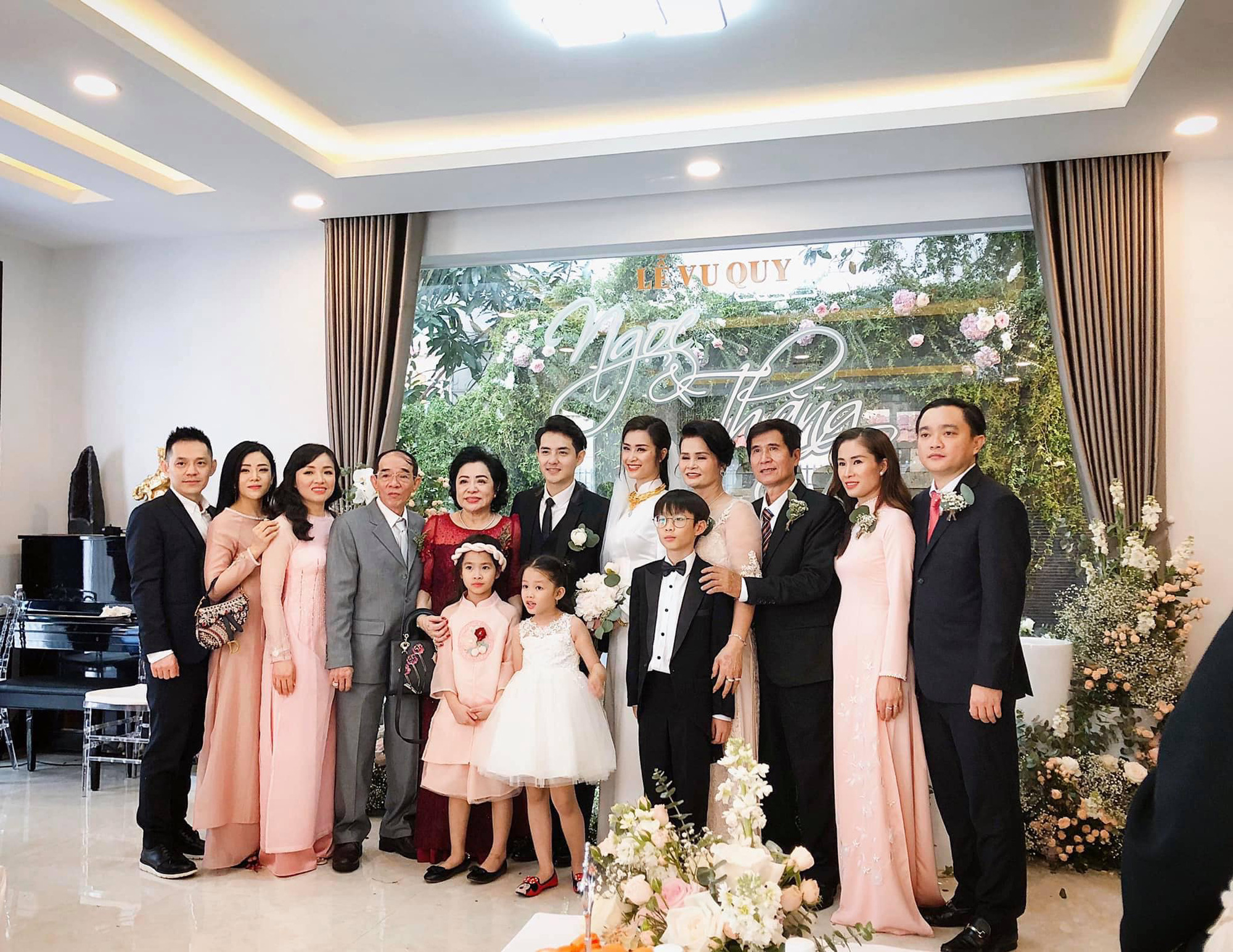 Đông Nhi khoe ảnh ái nữ như copy & paste của mẹ chồng giàu có quyền lực, Ông Cao Thắng ngậm ngùi vào chốt hạ 1 câu - Ảnh 4. Đông Nhi khoe ảnh ái nữ như copy & paste của mẹ chồng giàu có quyền lực, Ông Cao Thắng ngậm ngùi vào chốt hạ 1 câu - Ảnh 4.