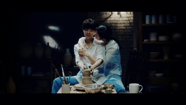 Khi Kpop làm MV về đề tài đồng tính: Nhóm nam khéo léo với chuyện tình buồn, Red Velvet - TWICE lại lộ rõ mồn một - Ảnh 2.