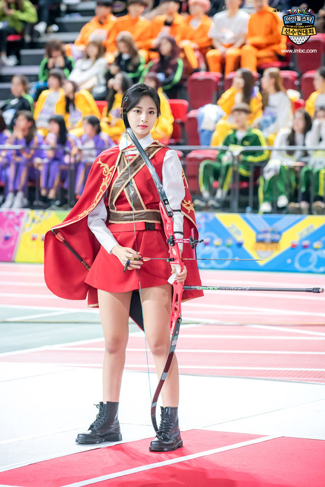 Dàn nữ thần huyền thoại của đại hội thể thao idol: Tzuyu mê hoặc đạo diễn Thor, Irene chưa hot bằng idol xứ Trung nổi sau 1 đêm - Ảnh 10.