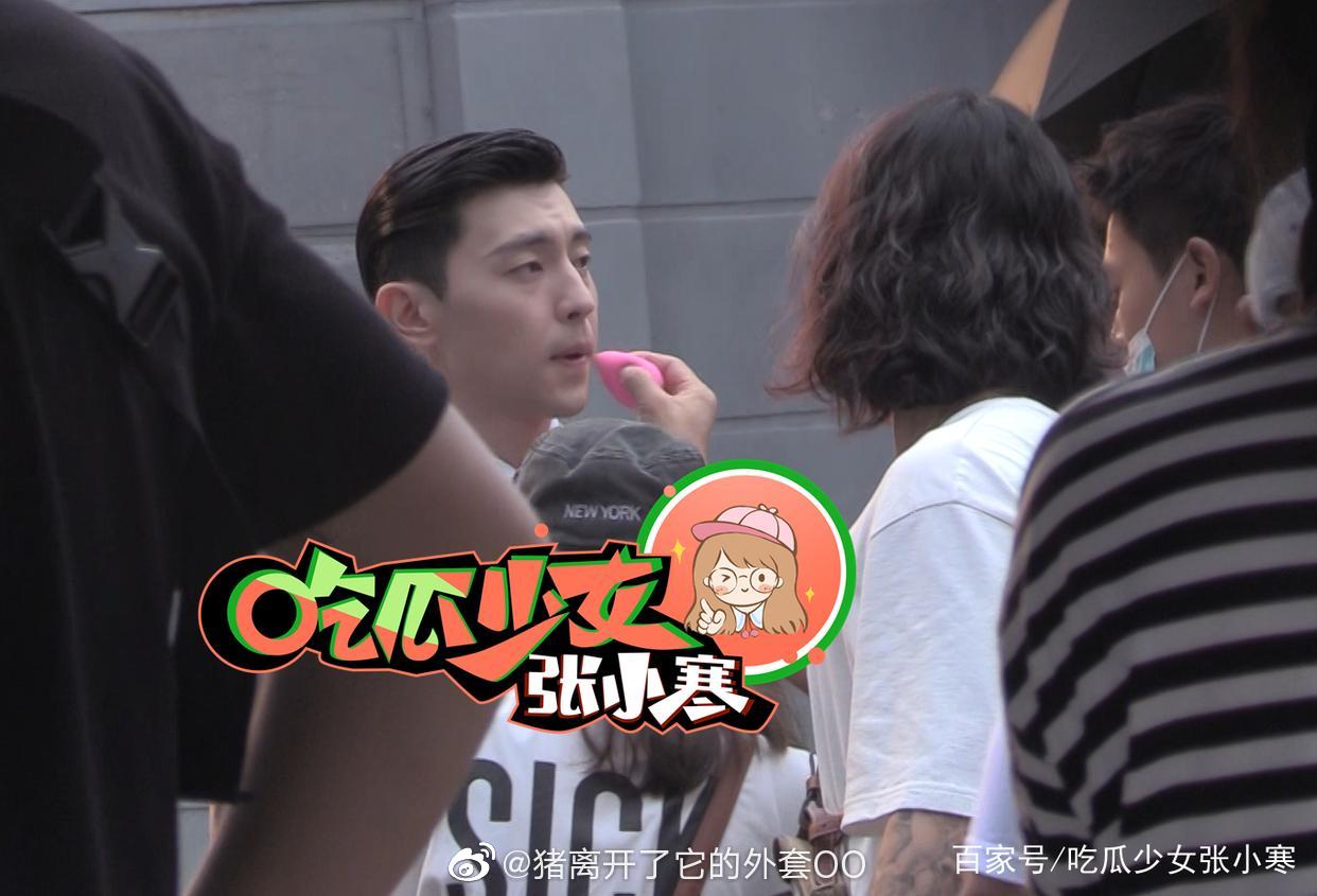 Đặng Luân tóc vuốt ngược nhìn đã thấy đểu, đàn chị Nghê Ni cười tươi như được mùa trong phim mới - Ảnh 5. Đặng Luân tóc vuốt ngược nhìn đã thấy đểu, đàn chị Nghê Ni cười tươi như được mùa trong phim mới - Ảnh 5.