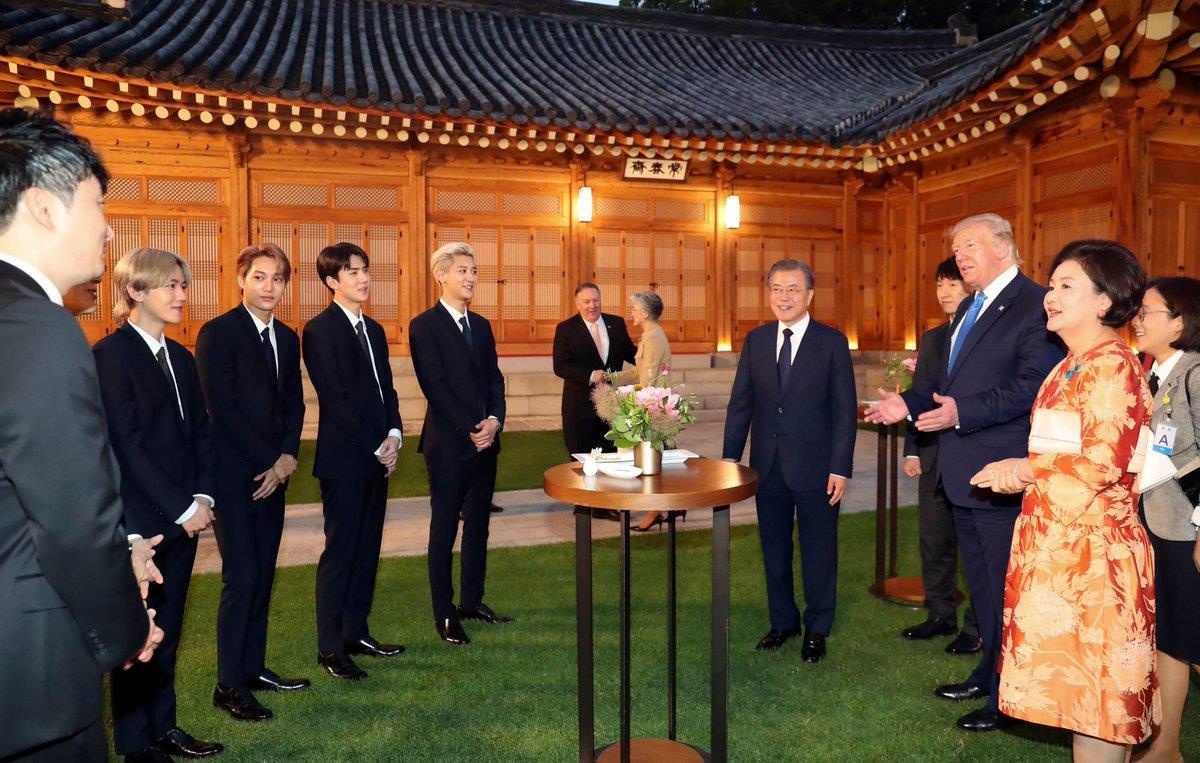 Trước sự nổi tiếng thế giới của BTS, EXO từng l&agrave; sự lựa chọn của quốc gia, biểu diễn từ Olympic đến Asian Game - Ảnh 11.