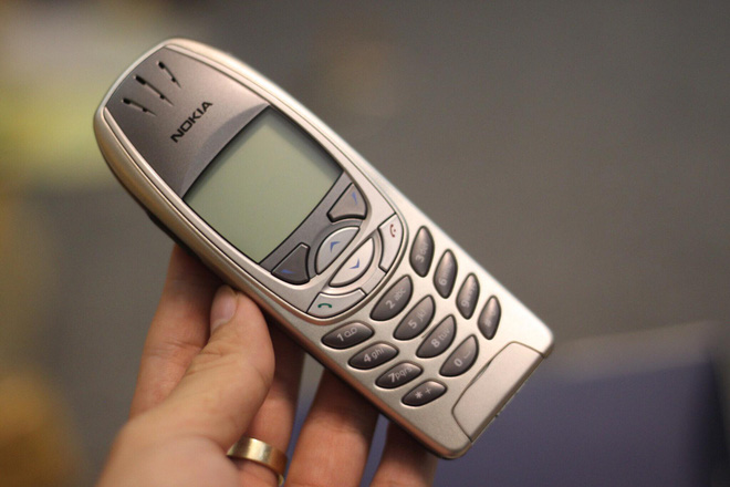 Nokia 6310 hồi sinh với thiết kế mới, giá 1,1 triệu đồng - Ảnh 2.