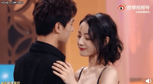 Em Là Niềm Kiêu Hãnh Của Anh làm họp báo cũng lập kỷ lục lượt xem hú hồn, Dương Dương - Nhiệt Ba tấu hài đỉnh lắm quý dzị ơi! - Ảnh 9. Em Là Niềm Kiêu Hãnh Của Anh làm họp báo cũng lập kỷ lục lượt xem hú hồn, Dương Dương - Nhiệt Ba tấu hài đỉnh lắm quý dzị ơi! - Ảnh 9.