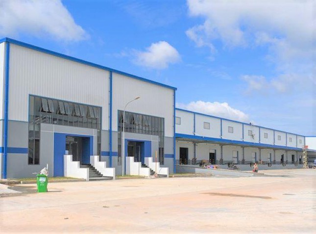 Nhiều công nhân nghi nhiễm COVID-19 đang mắc kẹt trong công ty - Ảnh 3.