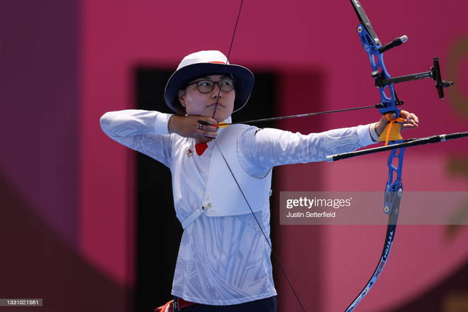 Mỹ nhân bắn cung Việt Nam thi đấu xuất thần, khiến cựu HCĐ Olympic suýt phải ôm hận - Ảnh 1.