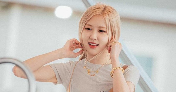 Rosé (BLACKPINK) chia sẻ về ký túc xá chật hẹp và cách nhóm đối phó với gián, thực tế khắc nghiệt thời thực tập sinh là đây! - Ảnh 4.