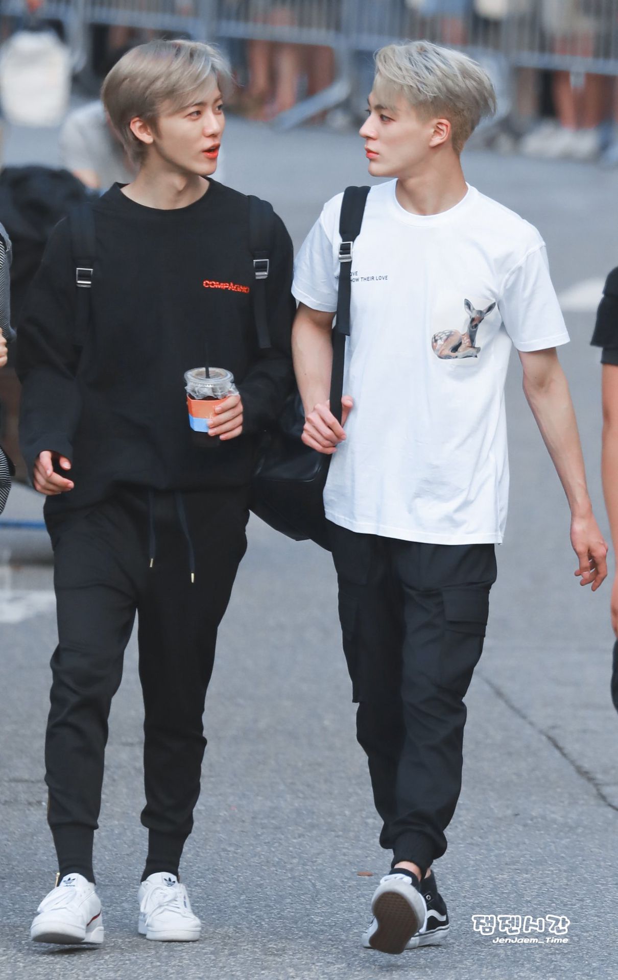 Đôi bạn thân 9 năm cực phẩm của Kpop: Từ duyên phận vào SM cùng ngày cho đến chiến hạm đông fan bậc nhất NCT - Ảnh 6. Đôi bạn thân 9 năm cực phẩm của Kpop: Từ duyên phận vào SM cùng ngày cho đến chiến hạm đông fan bậc nhất NCT - Ảnh 6.