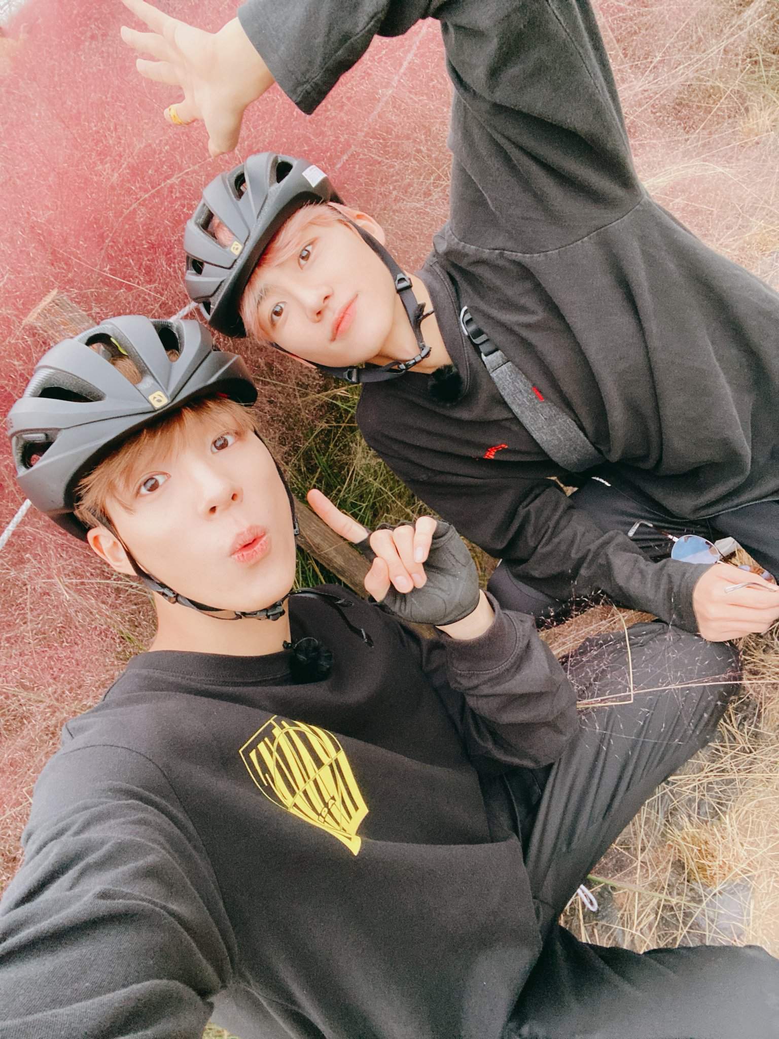 Đôi bạn thân 9 năm cực phẩm của Kpop: Từ duyên phận vào SM cùng ngày cho đến chiến hạm đông fan bậc nhất NCT - Ảnh 15. Đôi bạn thân 9 năm cực phẩm của Kpop: Từ duyên phận vào SM cùng ngày cho đến chiến hạm đông fan bậc nhất NCT - Ảnh 15.