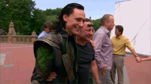 Loki luôn đối xử đặc biệt với 1 fan nhí, ai ngờ cậu bé là con ruột của Hulk: Vừa bị bố bé đánh tơi bời, sao dám không ưu ái? - Ảnh 5.