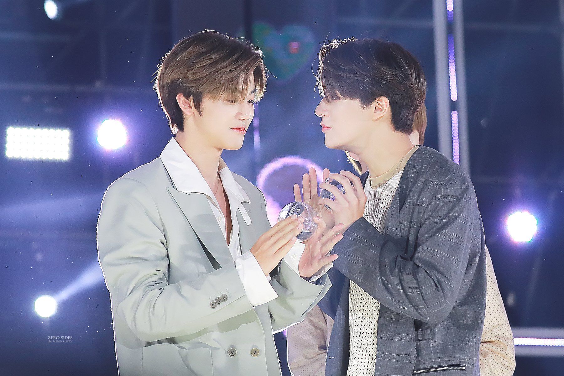 Đôi bạn thân 9 năm cực phẩm của Kpop: Từ duyên phận vào SM cùng ngày cho đến chiến hạm đông fan bậc nhất NCT - Ảnh 16. Đôi bạn thân 9 năm cực phẩm của Kpop: Từ duyên phận vào SM cùng ngày cho đến chiến hạm đông fan bậc nhất NCT - Ảnh 16.