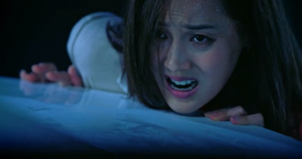 3 hint chứng minh Yoon Hee vẫn toàn mạng ở Penthouse 3: Seo Jin gọi chồng cũ cứu sống kẻ thù? - Ảnh 2.