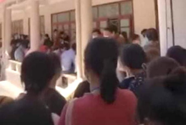 Thực hư thông tin Đại học Vinh tổ chức cho hàng trăm học sinh thi giữa mùa dịch - Ảnh 2.