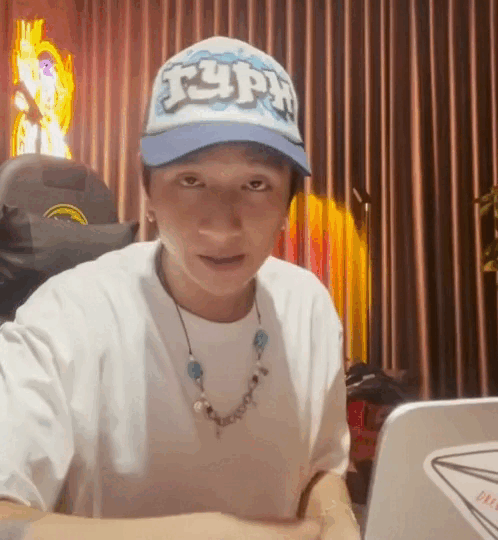 16 Typh rap chơi chơi thế nhưng sự chú ý của netizen tập trung vào chiếc nón đôi có tên của Min, lại tung hint hẹn hò nữa rồi! - Ảnh 1.