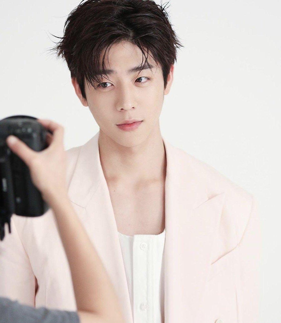 Nam phụ cực phẩm của Nevertheless doạ “đè bẹp” Song Kang: Soái ca đã cao 1m86 còn hack tuổi, du học hết Thái Lan đến tận... Nam Phi - Ảnh 3. Nam phụ cực phẩm của Nevertheless doạ “đè bẹp” Song Kang: Soái ca đã cao 1m86 còn hack tuổi, du học hết Thái Lan đến tận... Nam Phi - Ảnh 3.