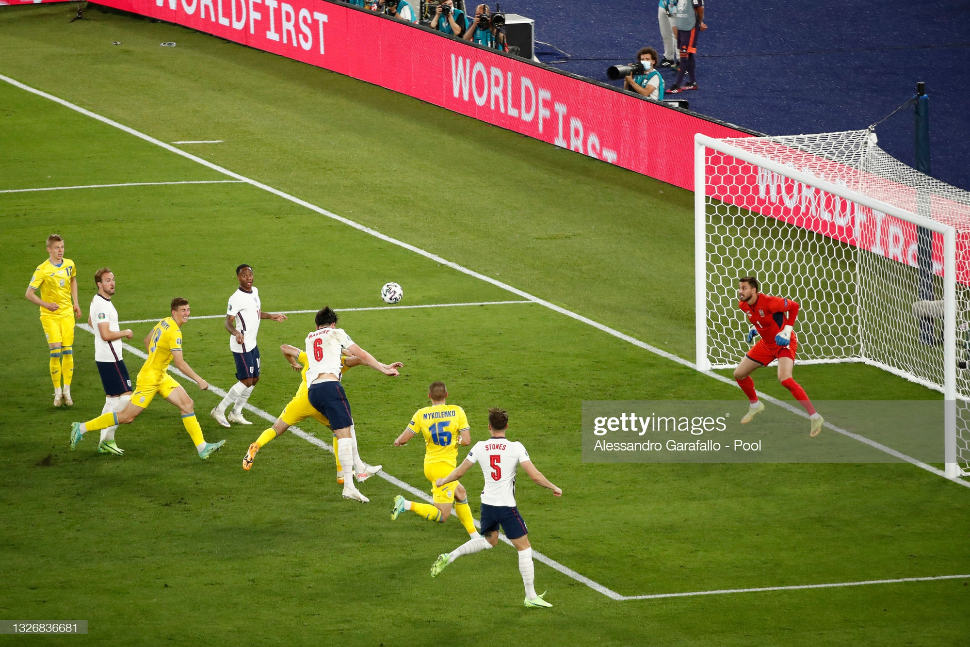 Англия спорт 3. Футбол евро Украина Англия. Чемпионат Европы Англия Украина счет. Футбол евро Украина Англия счет. Украина Англия евро 2020 счет.
