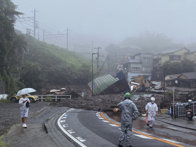 Lở đất nghiêm trọng tại Nhật Bản: Ít nhất 2 người thiệt mạng, hàng chục người mất tích - Ảnh 7.
