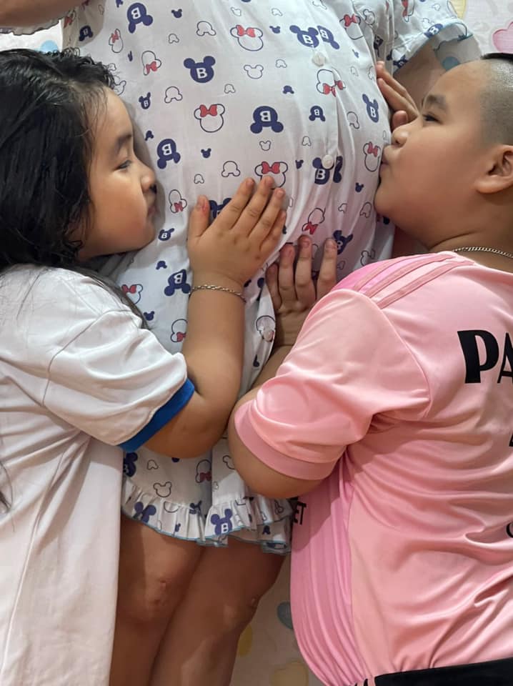 Hiếu Hiền sắp đón nhóc tỳ thứ 3 chào đời, tiết lộ lời hứa đặc biệt của 2 con đầu dành cho em bé - Ảnh 3. Hiếu Hiền sắp đón nhóc tỳ thứ 3 chào đời, tiết lộ lời hứa đặc biệt của 2 con đầu dành cho em bé - Ảnh 3.