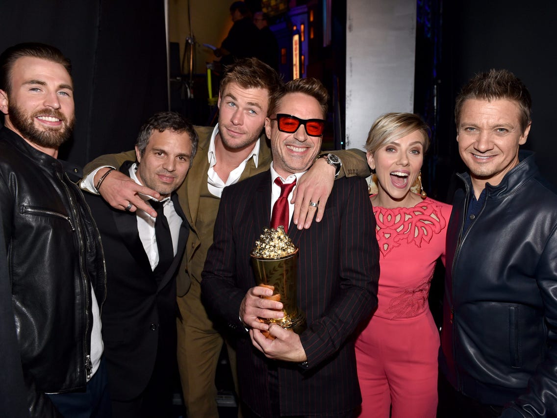 Iron Man" Robert Downey bất ngờ unfollow Chris Evans và cả dàn sao Marvel  sau 10 năm gắn bó, chuyện gì đây?