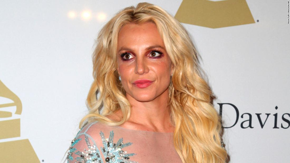 NÓNG Britney Spears giải nghệ quản lý Larry Rudolph từ chức