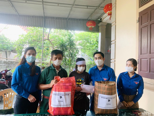 Bố qua đời, nữ sinh n&eacute;n nỗi đau dự kỳ thi THPT - Ảnh 3.