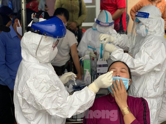 Quảng Ng&atilde;i: Gi&atilde;n c&aacute;ch x&atilde; hội to&agrave;n tỉnh, ri&ecirc;ng 5 huyện thực hiện Chỉ thị 16 - Ảnh 3.