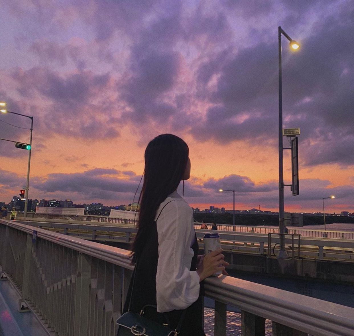 Khoảnh khắc nào khiến bạn nhận ra mình không còn nhỏ nữa? - Ảnh 2. Khoảnh khắc nào khiến bạn nhận ra mình không còn nhỏ nữa? - Ảnh 2.