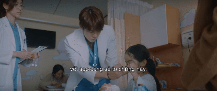 Loạt khoảnh khắc ngọt ng&agrave;o v&agrave; x&oacute;t xa nhất Hospital Playlist 2 tập 4: Tấu h&agrave;i li&ecirc;n tục nhưng xem m&agrave; kh&ocirc;ng cầm nổi nước mắt! - Ảnh 3.