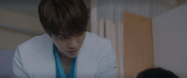 Loạt khoảnh khắc ngọt ng&agrave;o v&agrave; x&oacute;t xa nhất Hospital Playlist 2 tập 4: Tấu h&agrave;i li&ecirc;n tục nhưng xem m&agrave; kh&ocirc;ng cầm nổi nước mắt! - Ảnh 4.