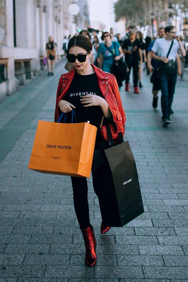 Hoà Minzy bị quản lý khui lại ảnh thời còn chân phương: Tóc dài, da đen nhẻm và style nữ sinh dân chơi xóm - Ảnh 7. Hoà Minzy bị quản lý khui lại ảnh thời còn chân phương: Tóc dài, da đen nhẻm và style nữ sinh dân chơi xóm - Ảnh 7.