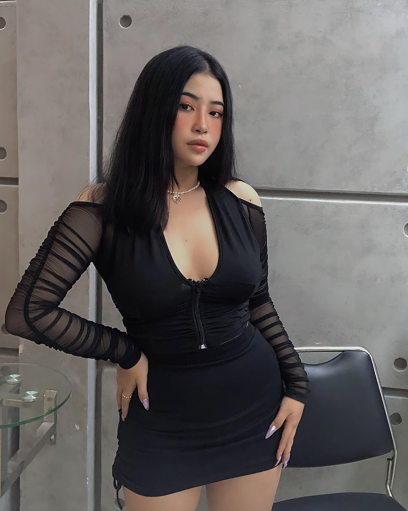 Vai to nhưng chẳng lo lắng vì cô bạn này vẫn tìm được cách mix đồ đỉnh, khẳng định không cần gầy mới có thể mặc đẹp - Ảnh 1. Vai to nhưng chẳng lo lắng vì cô bạn này vẫn tìm được cách mix đồ đỉnh, khẳng định không cần gầy mới có thể mặc đẹp - Ảnh 1.