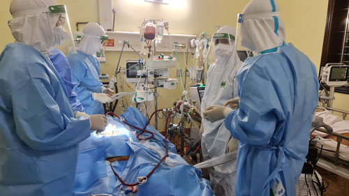 Diễn biến dịch ngày 11/8: Hơn 80.000 bệnh nhân được chữa khỏi; Hai nhiệm vụ trọng tâm của Hà Nội trong 15 ngày giãn cách - Ảnh 1.