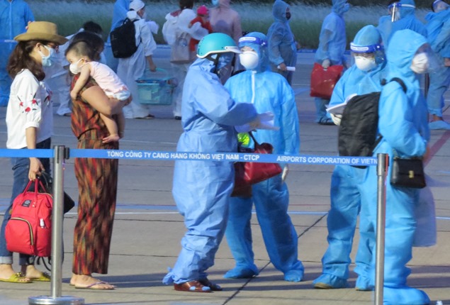 Diễn biến dịch ngày 11/8: Hơn 80.000 bệnh nhân được chữa khỏi; Hai nhiệm vụ trọng tâm của Hà Nội trong 15 ngày giãn cách - Ảnh 1.